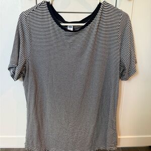 Old Navy Black and White Striped Short Sleeve Tee